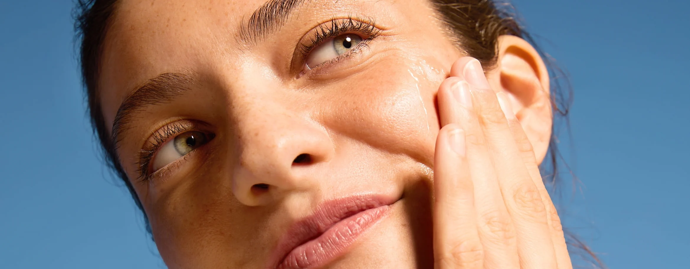 Nutrisi dan Hidrasi yang Membantu Kulit Tampak Cerah Alami